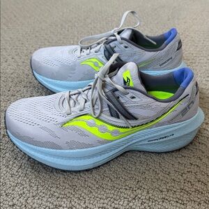 Saucony Women's Shoes in Gray and Neon Yellow